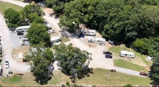 Aerial view of River Oaks Hideaway